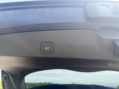Used 2023 Buick Encore GX Essence FWD image 7