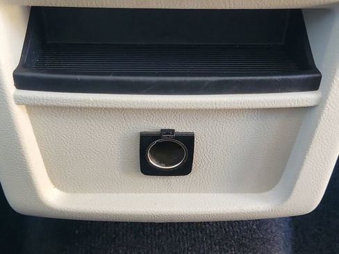 Used 2015 Ford Edge Titanium FWD image 25