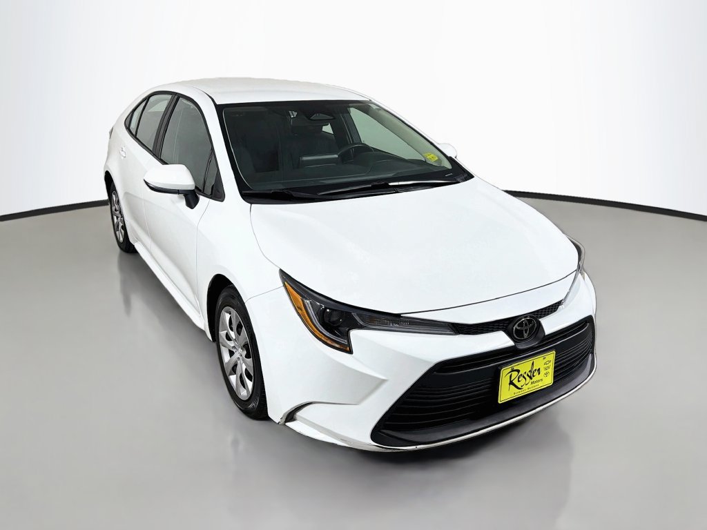 Used 2025 Toyota Corolla LE FWD image 4