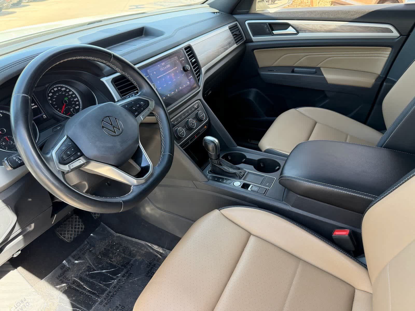 Used 2021 Volkswagen Atlas Cross Sport SE w/ Panoramic Sunroof Package FWD image 10