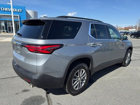 Used 2023 Chevrolet Traverse LT image 7