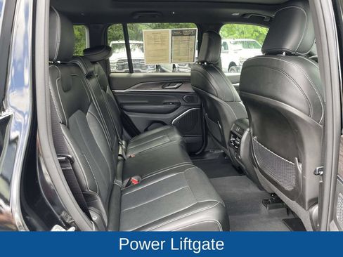 Certified 2023 Jeep Grand Cherokee Overland AWD/4WD image 19