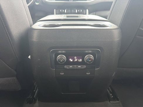 Used 2024 Chevrolet Suburban LT AWD/4WD image 28