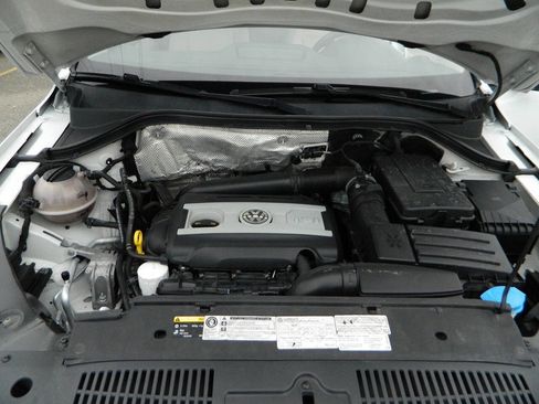 Used 2016 Volkswagen Tiguan S image 23