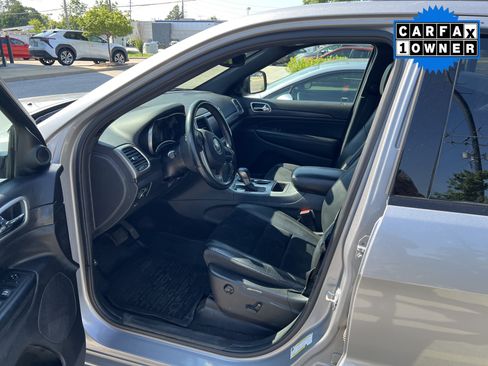Used 2018 Jeep Grand Cherokee Altitude AWD/4WD image 5