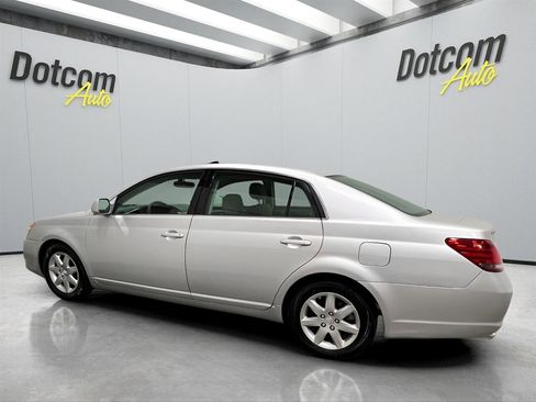 Used 2008 Toyota Avalon XLS image 4