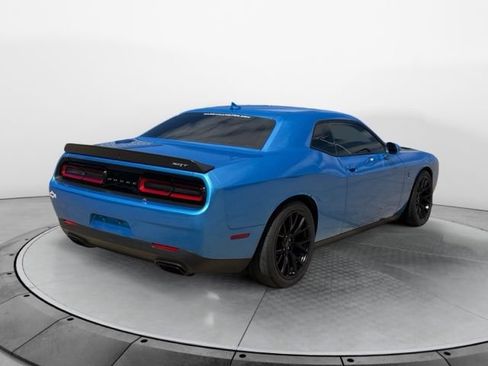 Used 2016 Dodge Challenger SRT Hellcat RWD image 3