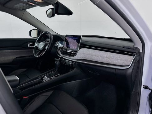 Used 2022 Jeep Compass Latitude image 28