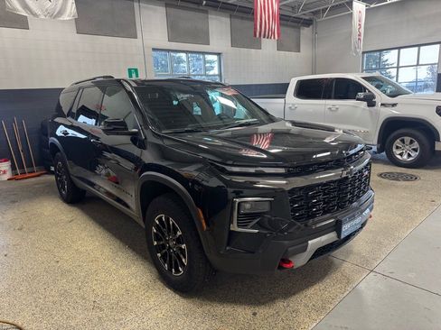 Certified 2024 Chevrolet Traverse Z71 w/ Enhanced Driving Package image 3