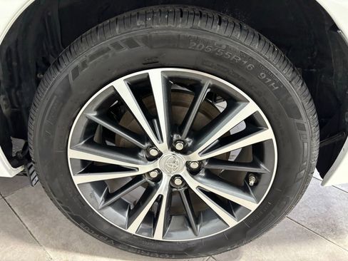 Used 2019 Toyota Corolla LE w/ LE Premium Package image 10