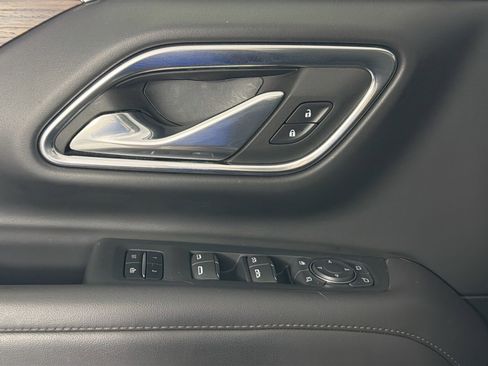 Used 2024 Chevrolet Suburban High Country image 18