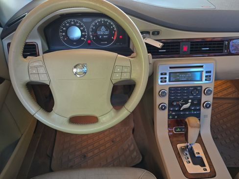 Used 2007 Volvo S80 3.2 image 16