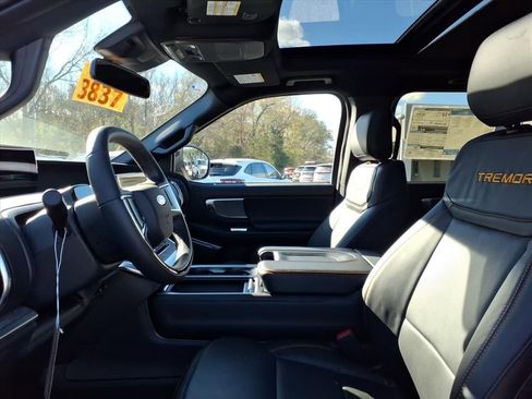 New 2025 Ford Expedition Tremor image 6