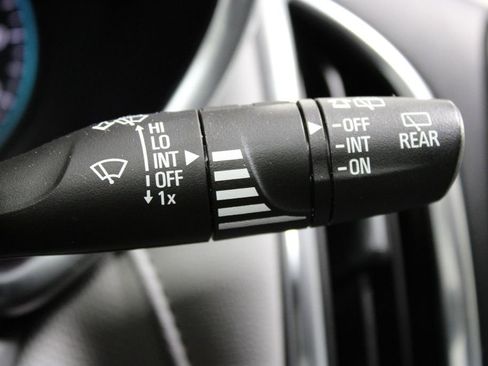 Used 2020 Chevrolet Equinox Premier image 29