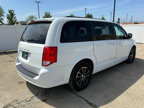 Used 2018 Dodge Grand Caravan SXT w/ Driver Convenience Group FWD image 15