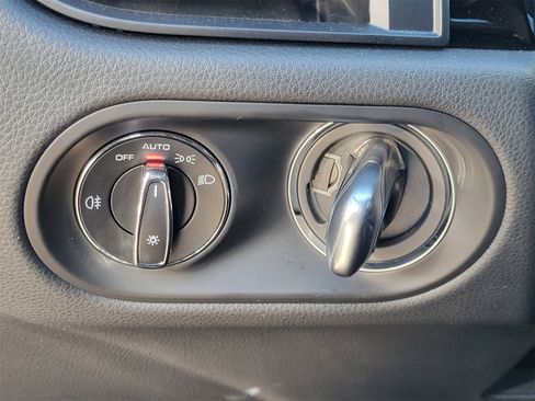 Used 2025 Porsche Macan image 20