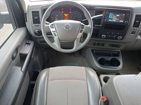 Used 2017 Nissan NV 3500 SV w/ SV Technology Package image 11