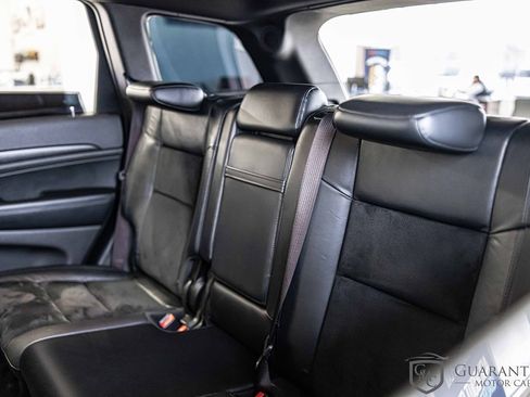 Used 2017 Jeep Grand Cherokee Altitude image 31