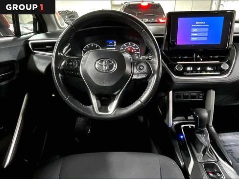 Certified 2024 Toyota Corolla Cross LE image 6