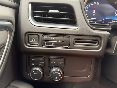 Used 2024 Chevrolet Tahoe RST w/ Luxury Package AWD/4WD image 20