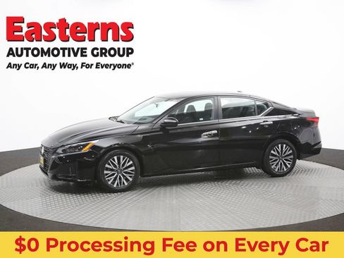 Used 2023 Nissan Altima 2.5 SV FWD image 60