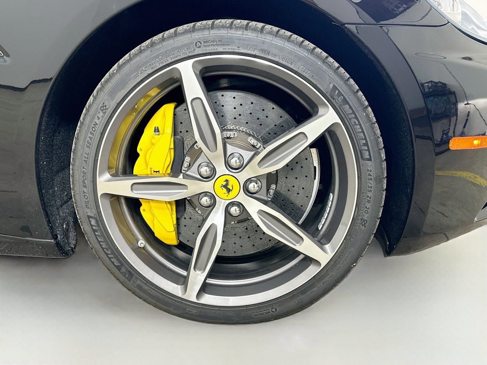 Used 2014 Ferrari California RWD image 11