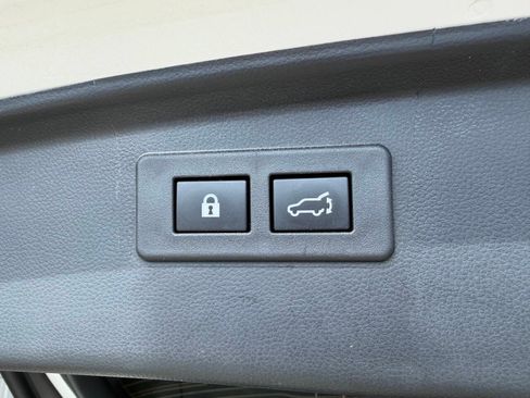 Used 2023 Subaru Outback Premium AWD/4WD image 18