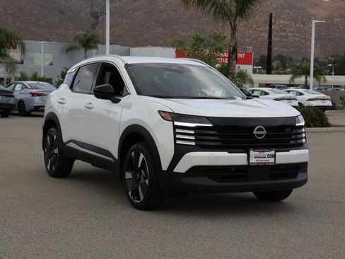 New 2026 Nissan Kicks SR image 2