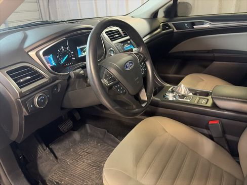 Used 2018 Ford Fusion S image 25
