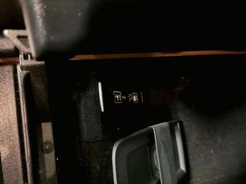 Used 2017 Mercedes-Benz SL 550 image 34