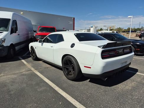 Used 2018 Dodge Challenger SRT Hellcat RWD image 7