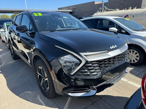 Used 2023 Kia Sportage LX AWD/4WD image 5