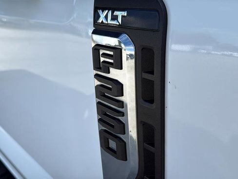 Used 2024 Ford F250 XLT w/ FX4 Off-Road Package image 38