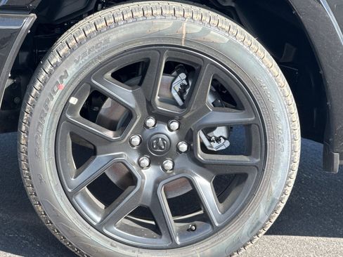 New 2026 RAM 1500 Laramie AWD/4WD image 24