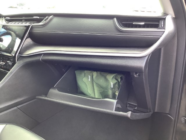 Used 2024 Jeep Grand Cherokee Limited RWD image 40