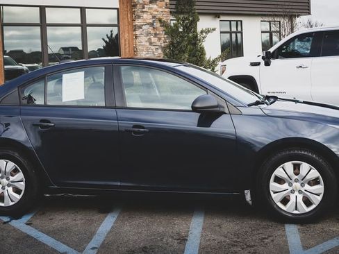 Used 2016 Chevrolet Cruze LS image 12