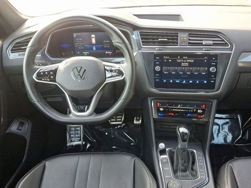 Used 2022 Volkswagen Tiguan SE R-Line image 12