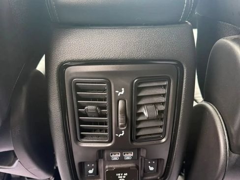 Used 2022 Dodge Durango GT AWD/4WD image 12