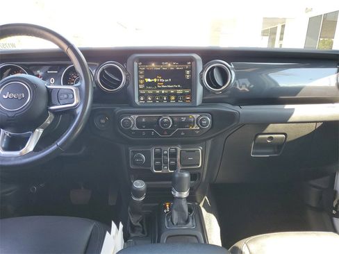 Used 2022 Jeep Wrangler Unlimited Sahara image 17