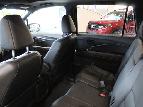 Certified 2023 Honda Passport EX-L image 16