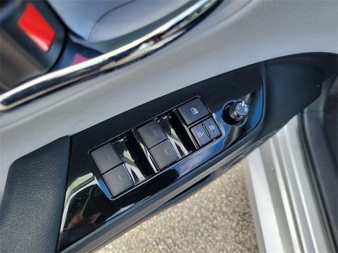 Used 2019 Toyota Prius LE image 13