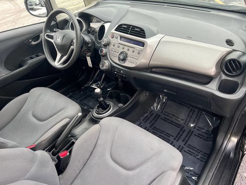 Used 2013 Honda Fit Base 4dr Hatchback 5M image 25