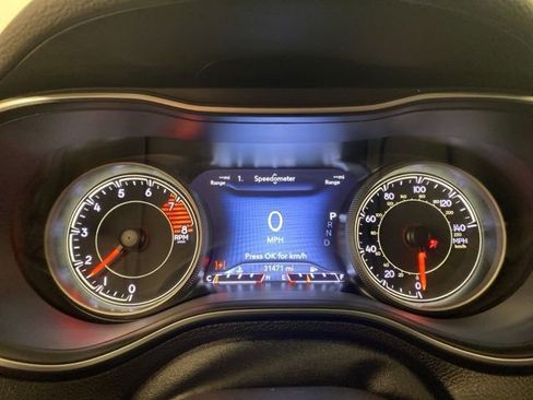 Used 2022 Jeep Cherokee Limited image 11