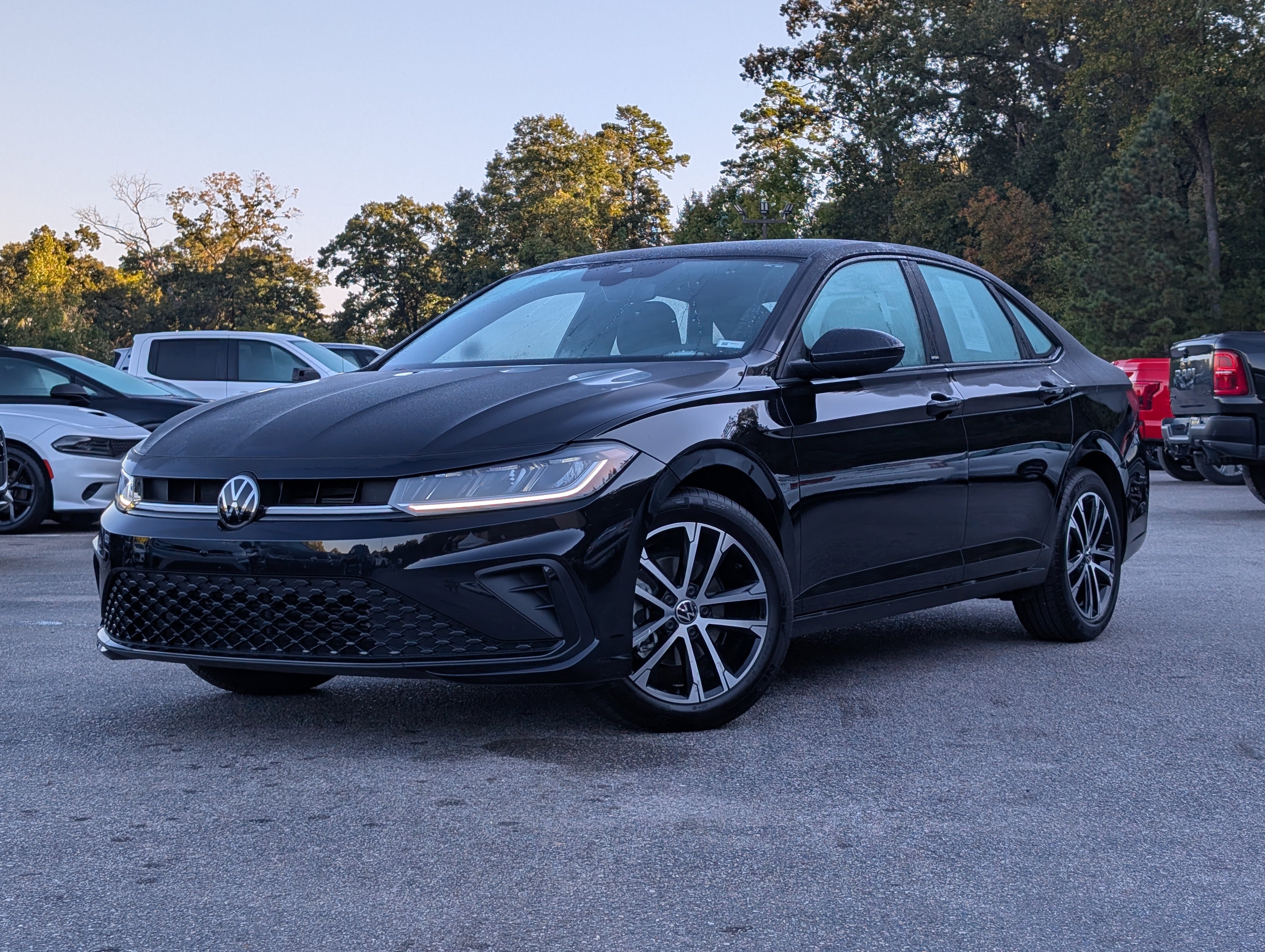 Used 2026 Volkswagen Jetta Sport FWD image 4