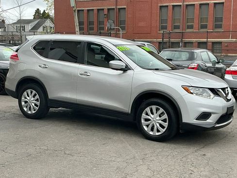 Used 2015 Nissan Rogue S AWD/4WD image 3