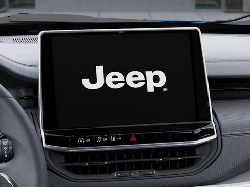 New 2026 Jeep Compass Latitude AWD/4WD image 18