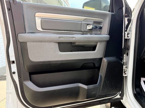 Used 2018 RAM 1500 SLT image 18