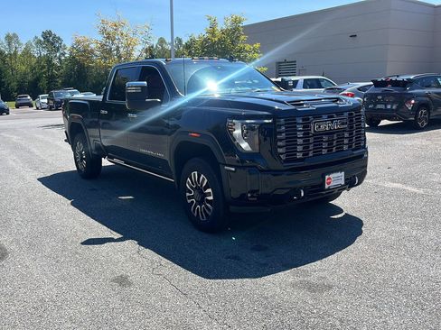 Used 2025 GMC Sierra 2500 Denali Ultimate AWD/4WD image 8