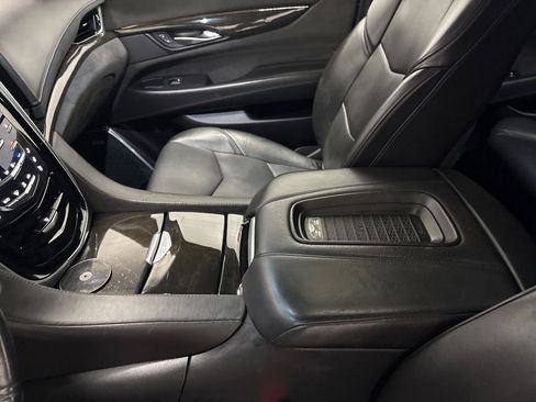 Used 2019 Cadillac Escalade Platinum AWD/4WD image 17