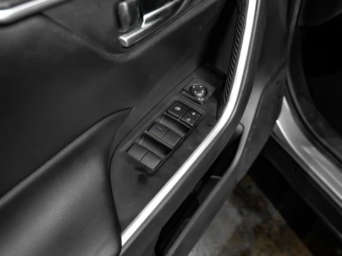Used 2020 Toyota RAV4 XLE w/ Convenience Package FWD image 45